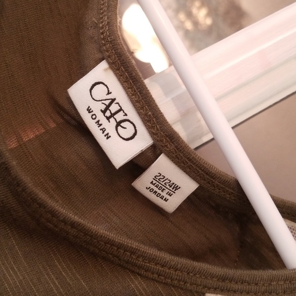 Adorable top - Picture 2 of 4